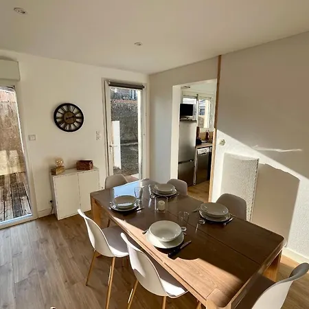 別荘 Maison De Avec Terrasse En Plein Coeur Des Sables - 4 Pers *