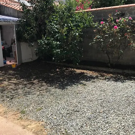 別荘 Maison De Avec Terrasse En Plein Coeur Des Sables - 4 Pers レ・サ​​ーブル・ドロンヌ
