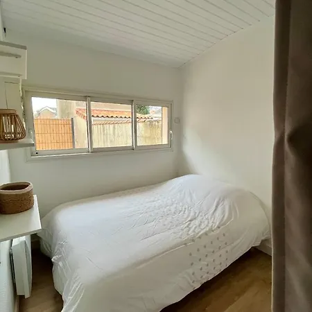 Maison De Avec Terrasse En Plein Coeur Des Sables - 4 Pers * レ・サ​​ーブル・ドロンヌ