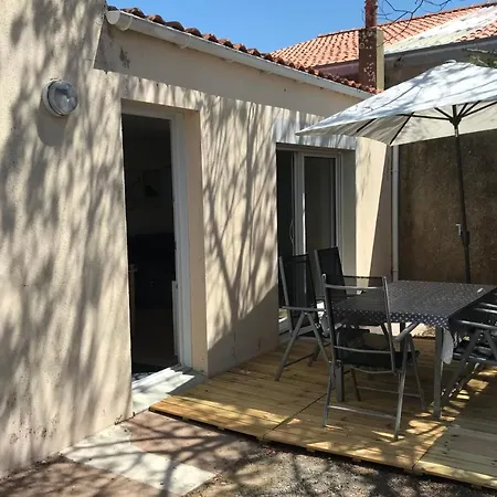 別荘 Maison De Avec Terrasse En Plein Coeur Des Sables - 4 Pers *